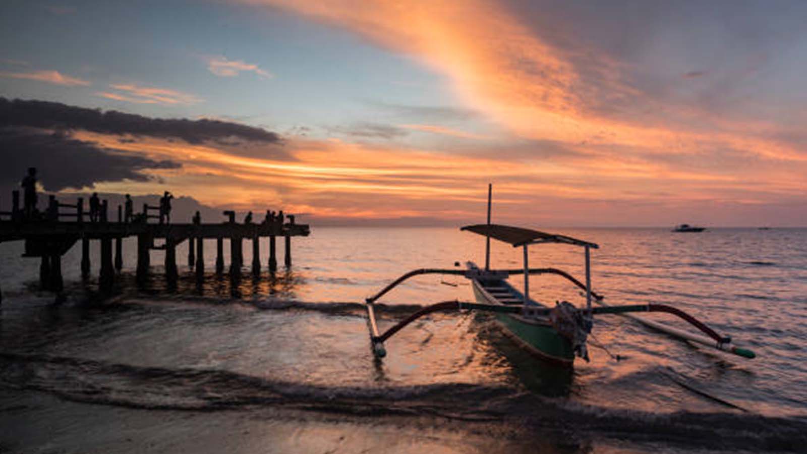 Lumba-lumba yang Menakjubkan di Lovina, Mata Air Panas, Air Terjun & Kuil Ulun Danu - Gallery 1