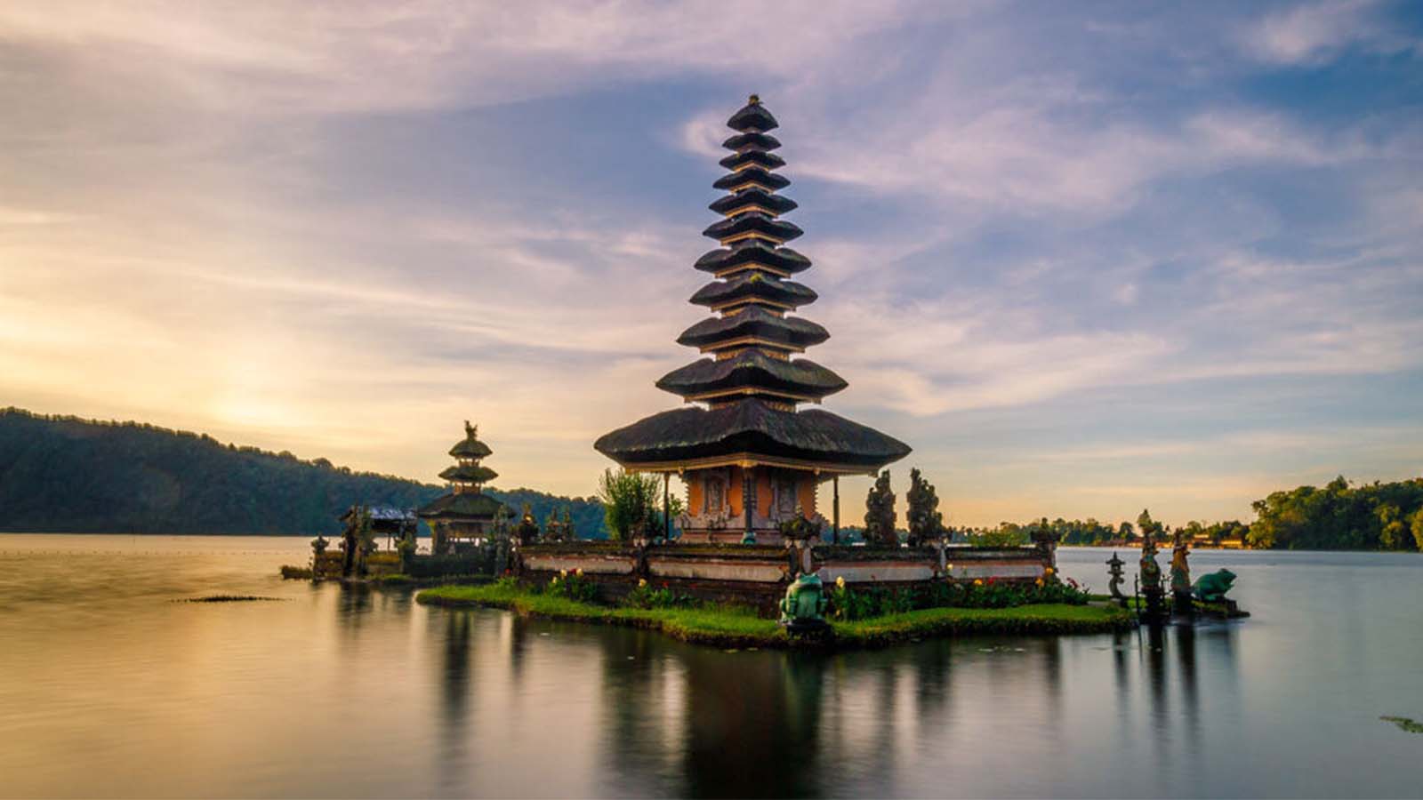 Lumba-lumba yang Menakjubkan di Lovina, Mata Air Panas, Air Terjun & Kuil Ulun Danu - Gallery 6